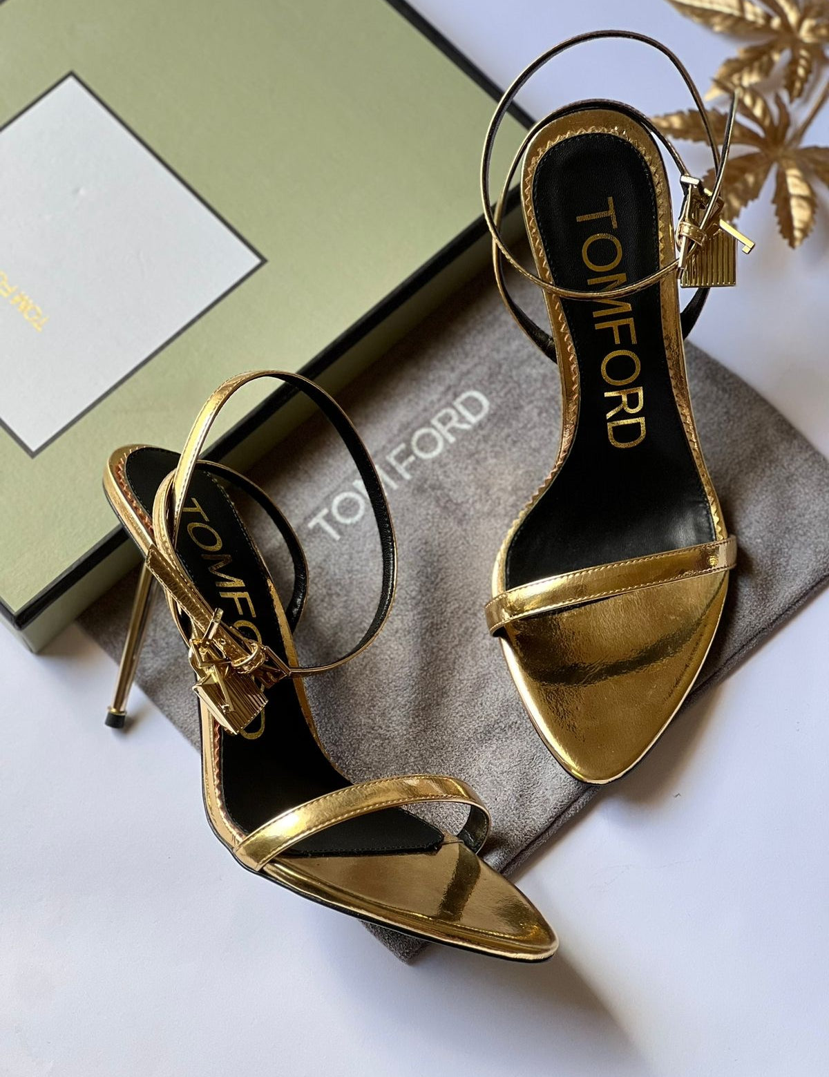 TOM FORD