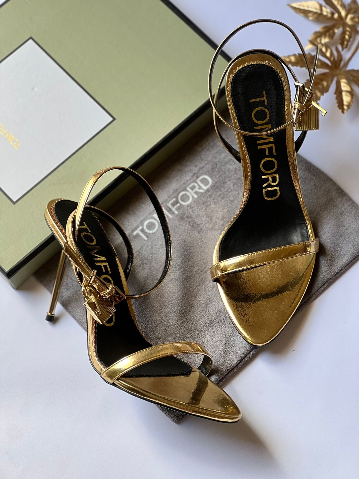 TOM FORD