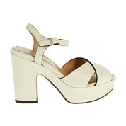 Scarpa con tacco